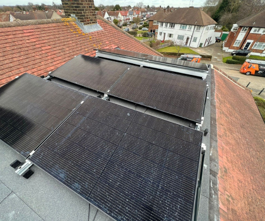 flat roof solar panels with eddi solar diverter (4)